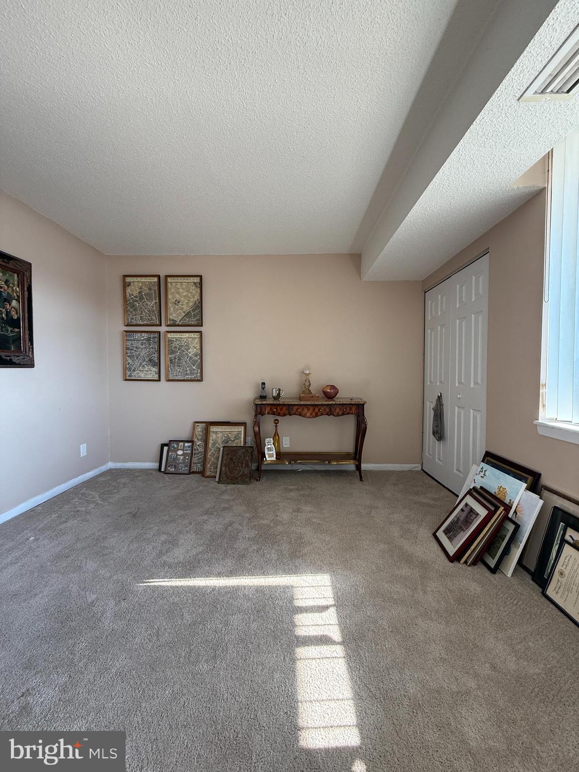 SKYLINE HOUSE - Residential