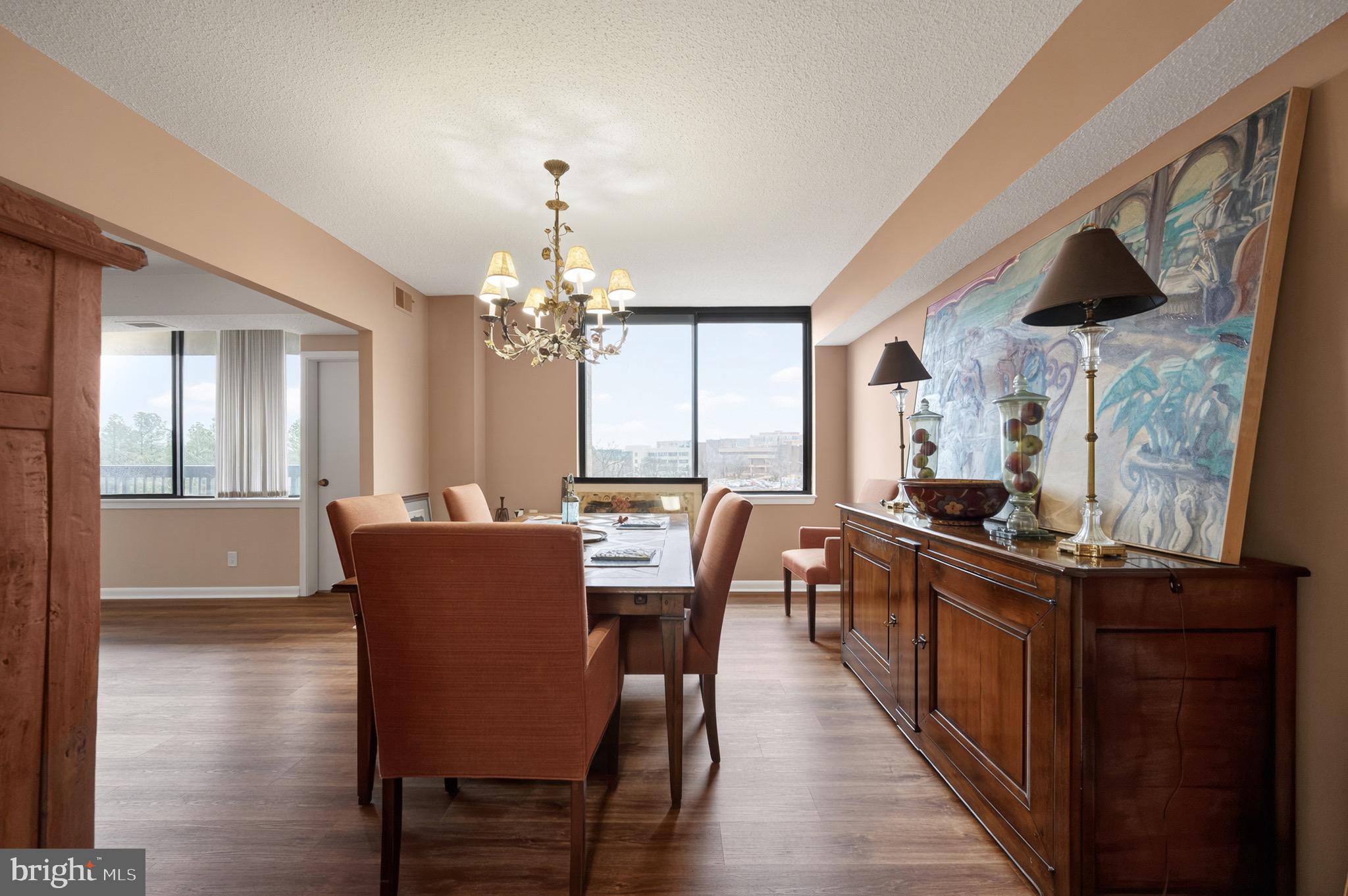 SKYLINE HOUSE - Residential