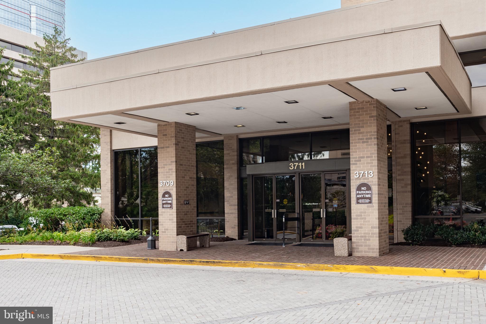 SKYLINE HOUSE - Residential