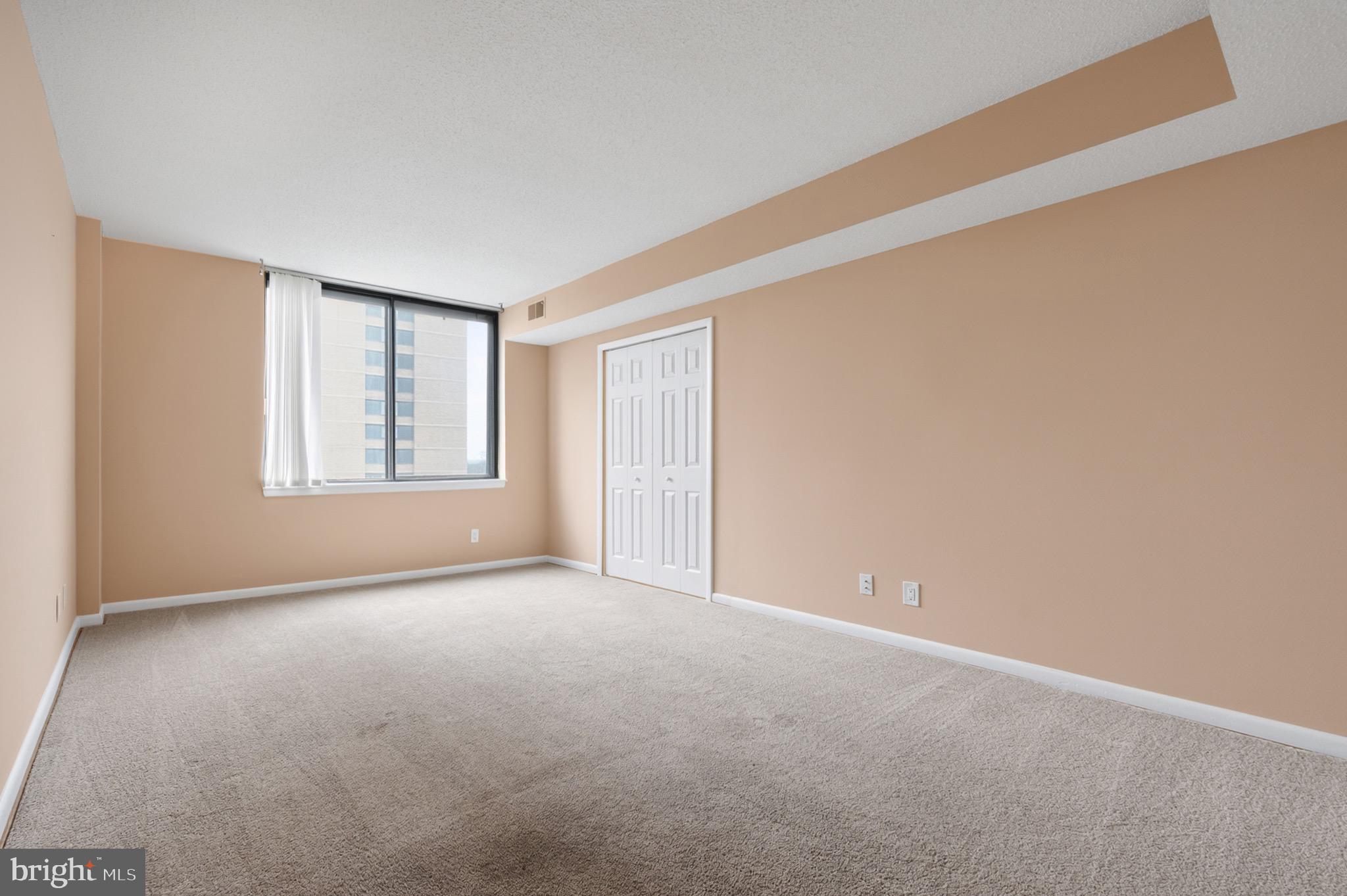 SKYLINE HOUSE - Residential