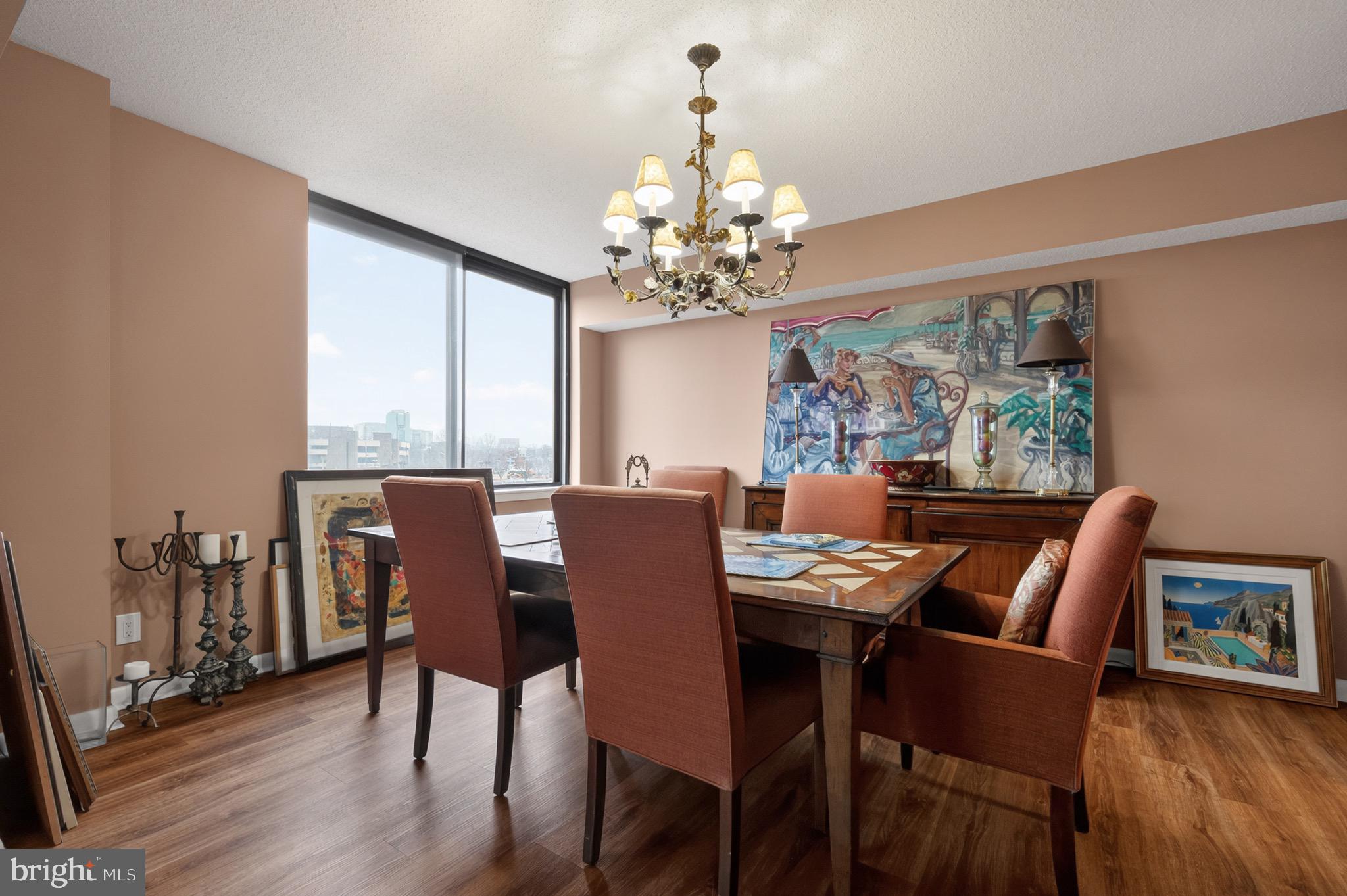 SKYLINE HOUSE - Residential