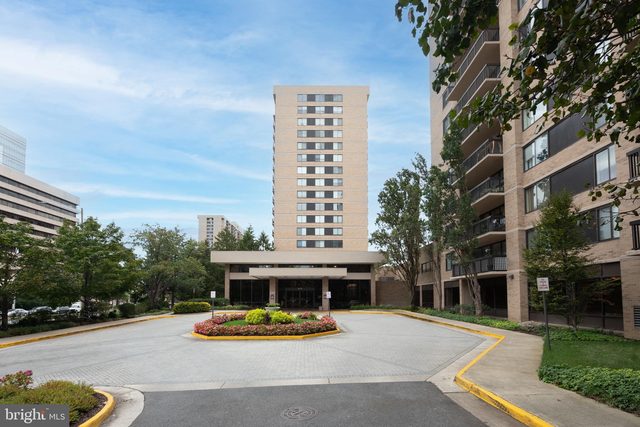 SKYLINE HOUSE - Residential