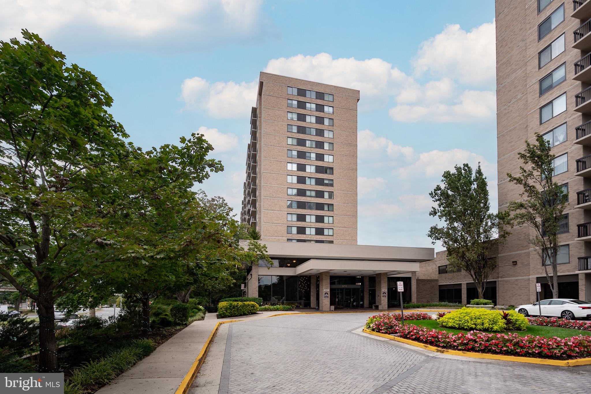 SKYLINE HOUSE - Residential