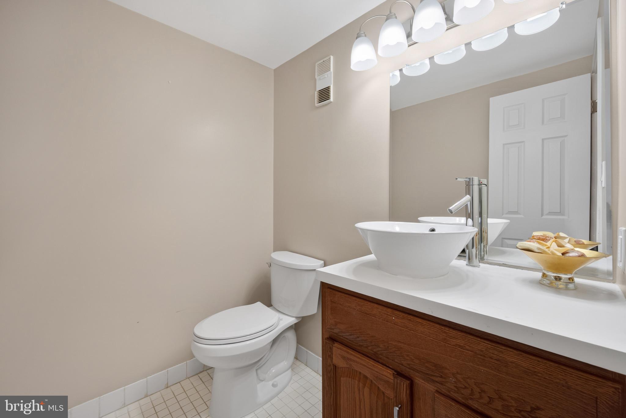 SKYLINE HOUSE - Residential