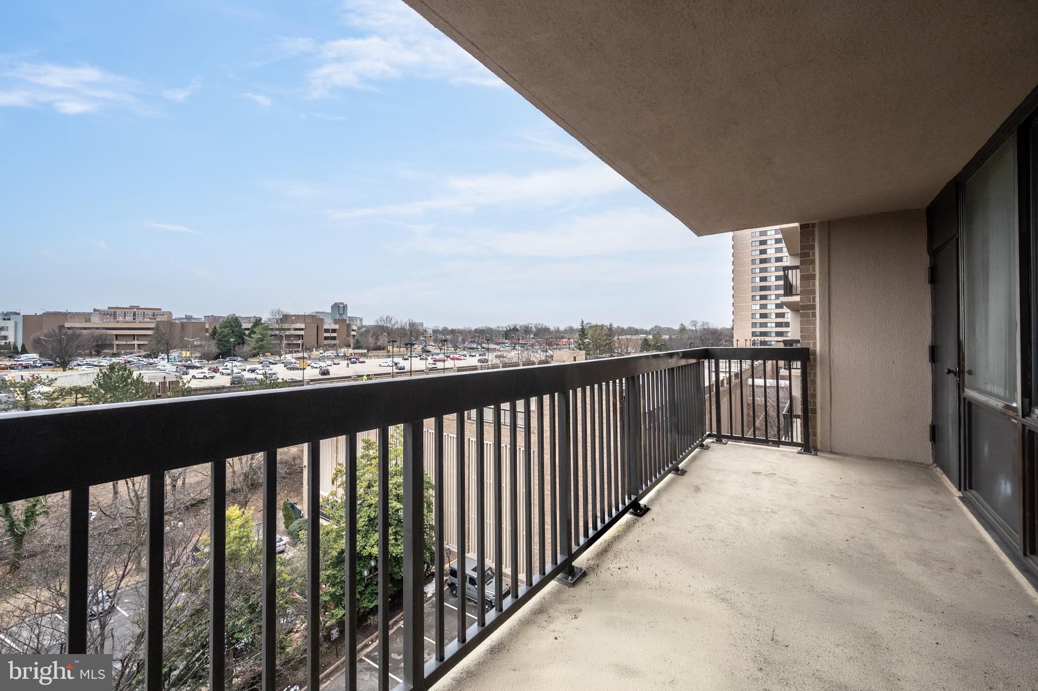 SKYLINE HOUSE - Residential