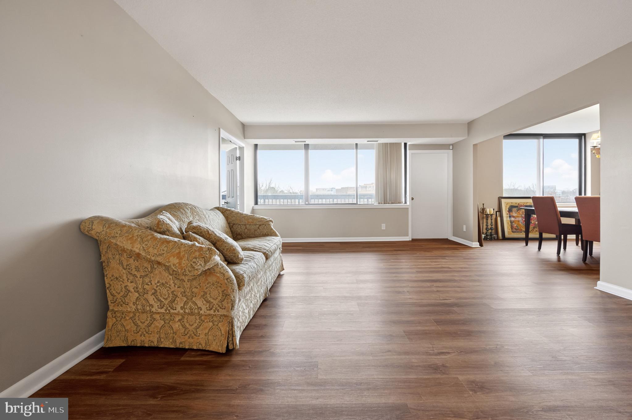 SKYLINE HOUSE - Residential