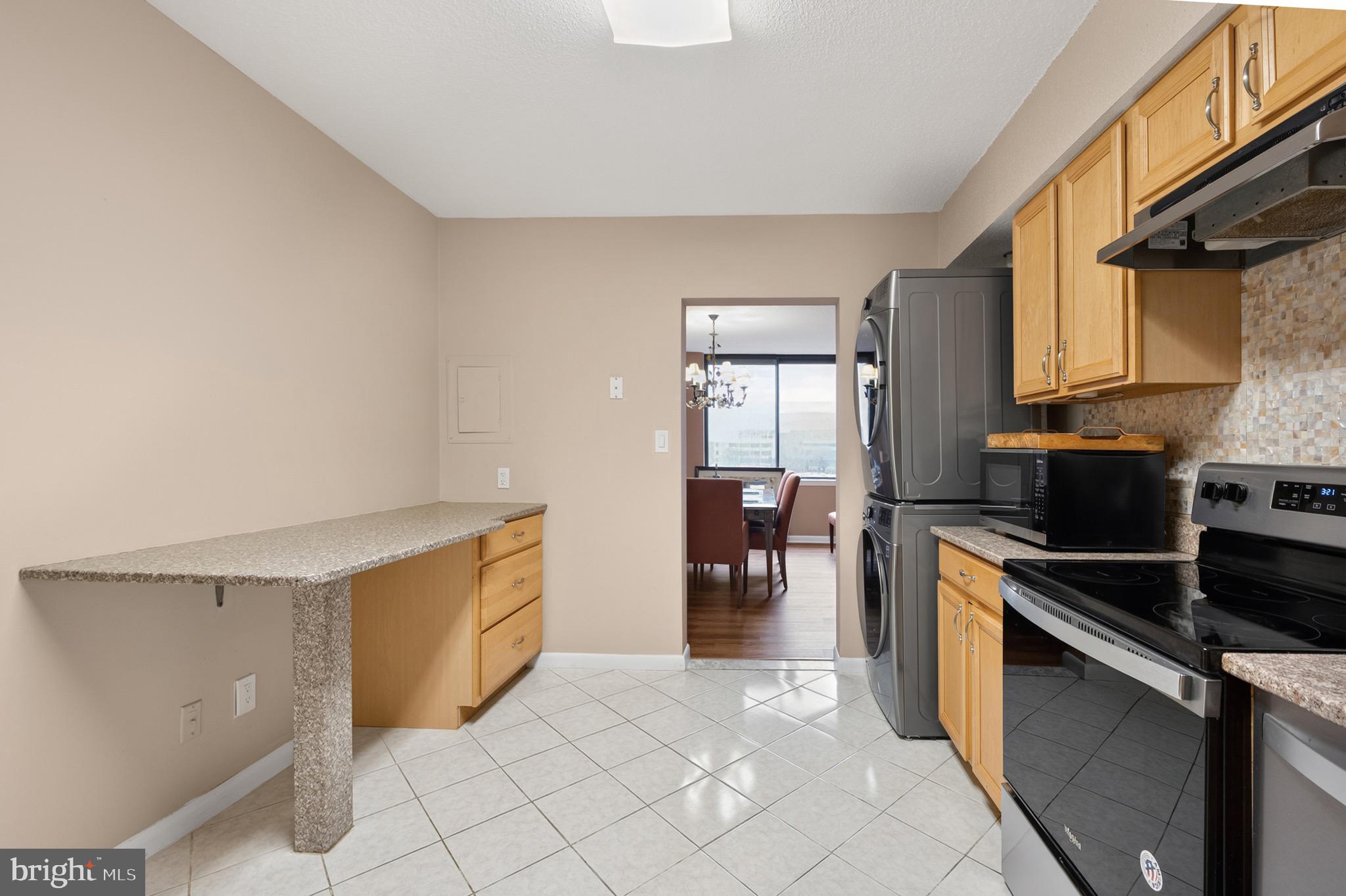 SKYLINE HOUSE - Residential