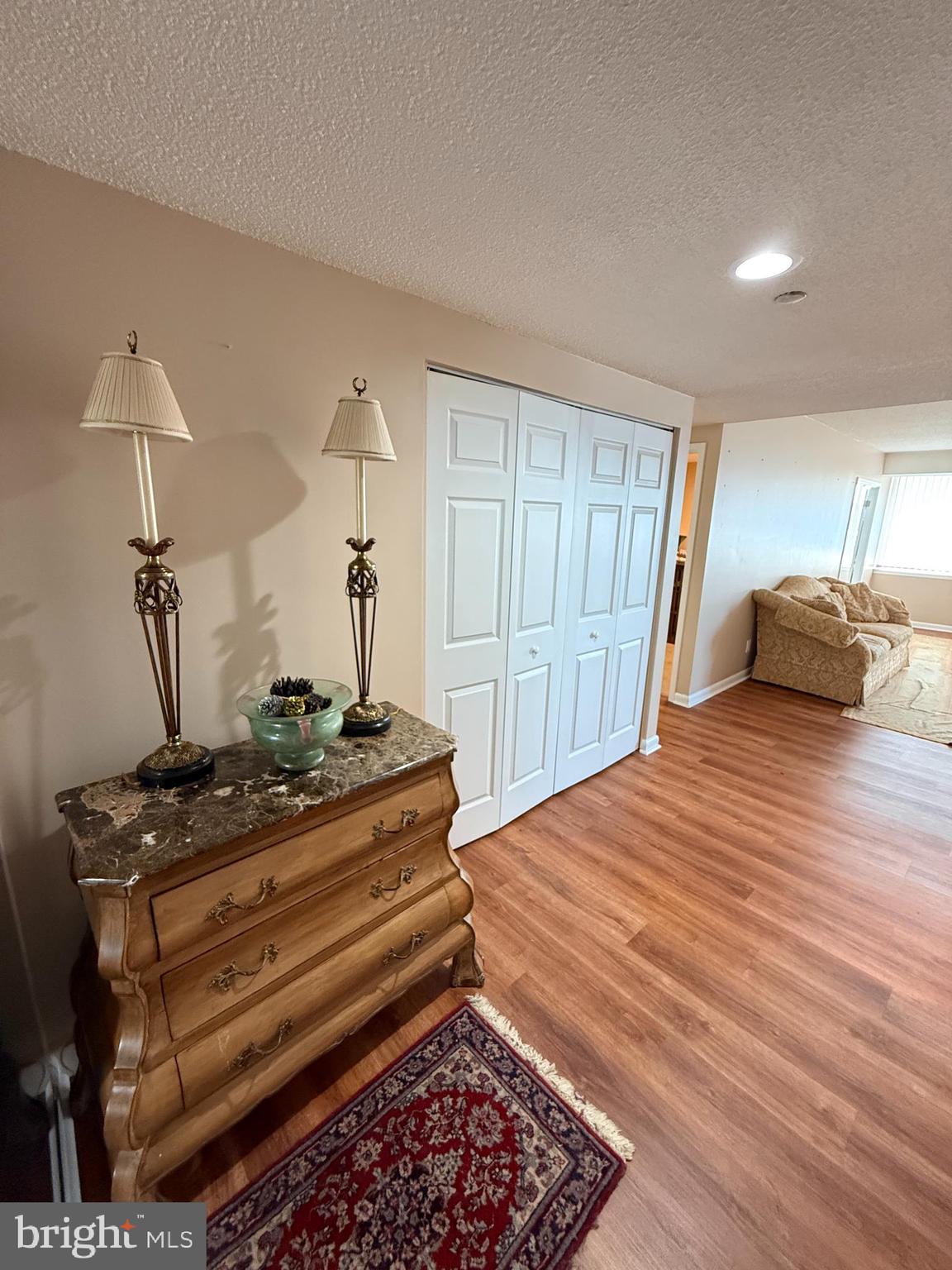 SKYLINE HOUSE - Residential