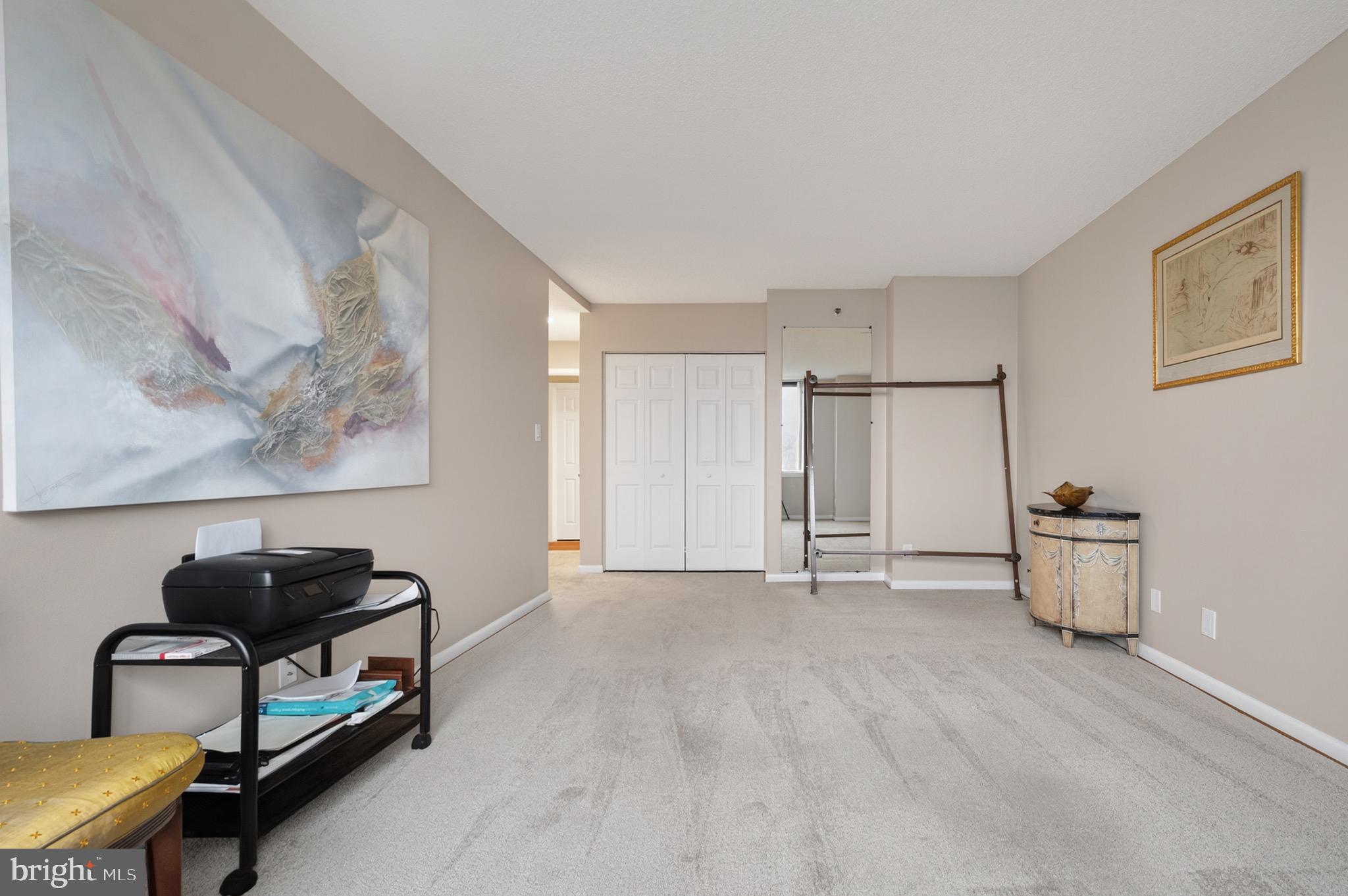 SKYLINE HOUSE - Residential