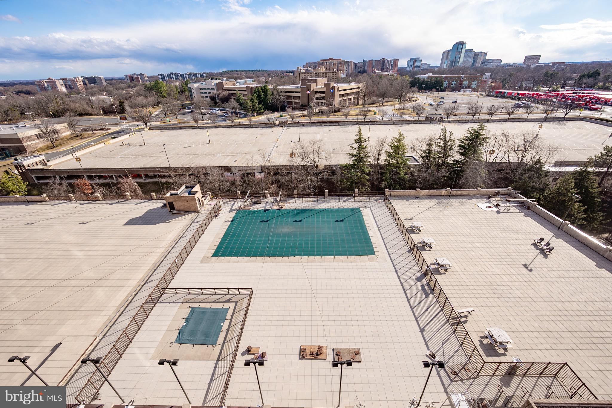 SKYLINE HOUSE - Residential