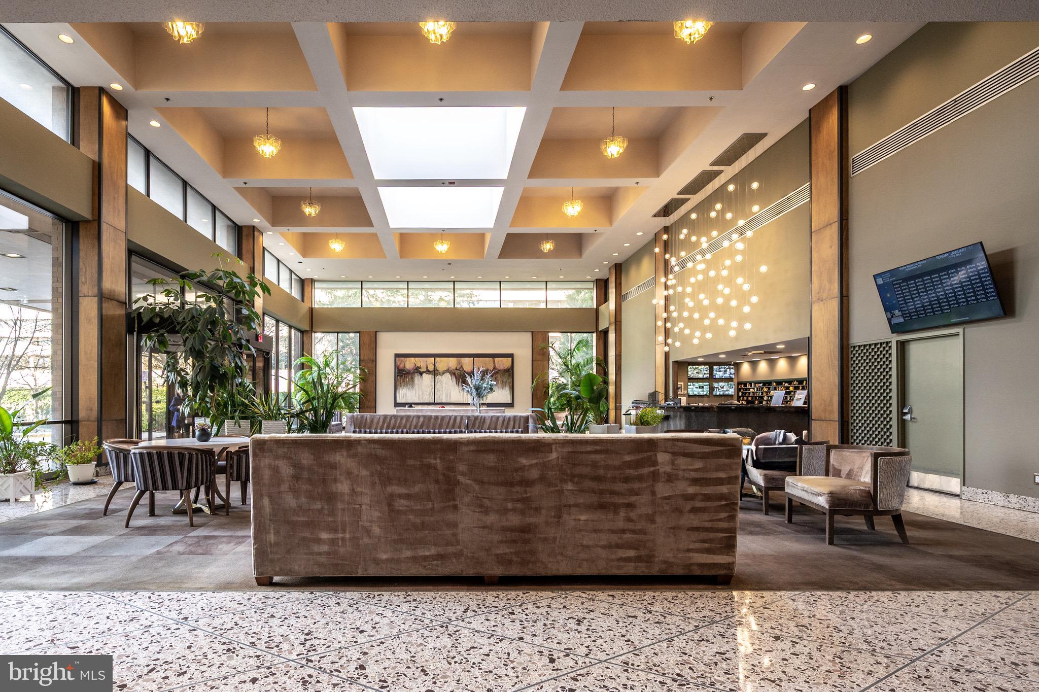 SKYLINE HOUSE - Residential