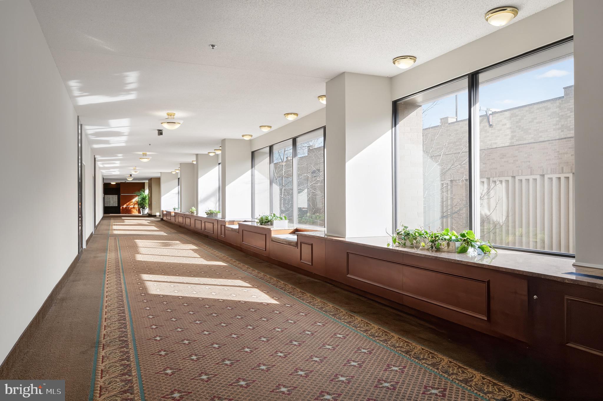 SKYLINE HOUSE - Residential