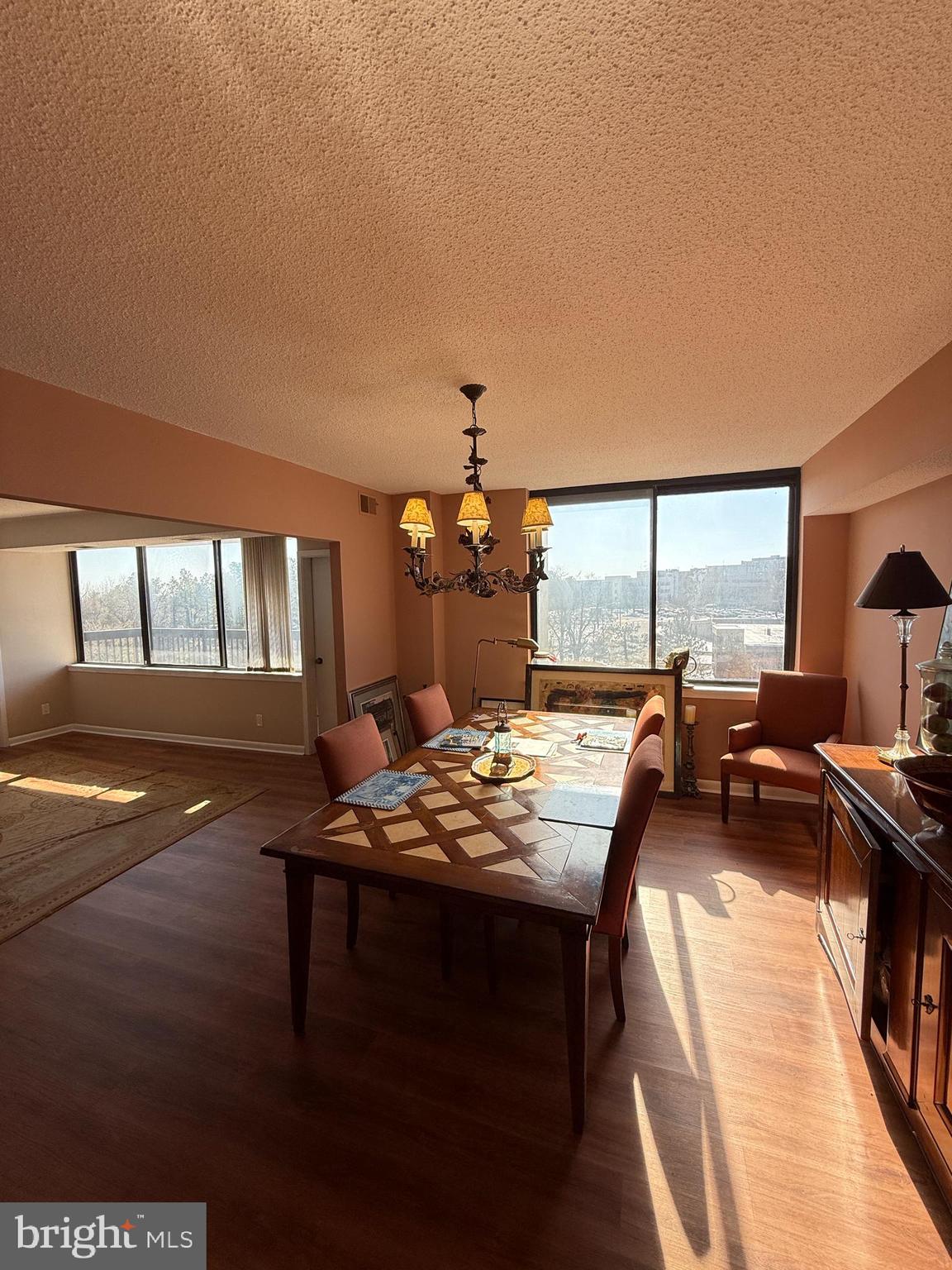 SKYLINE HOUSE - Residential