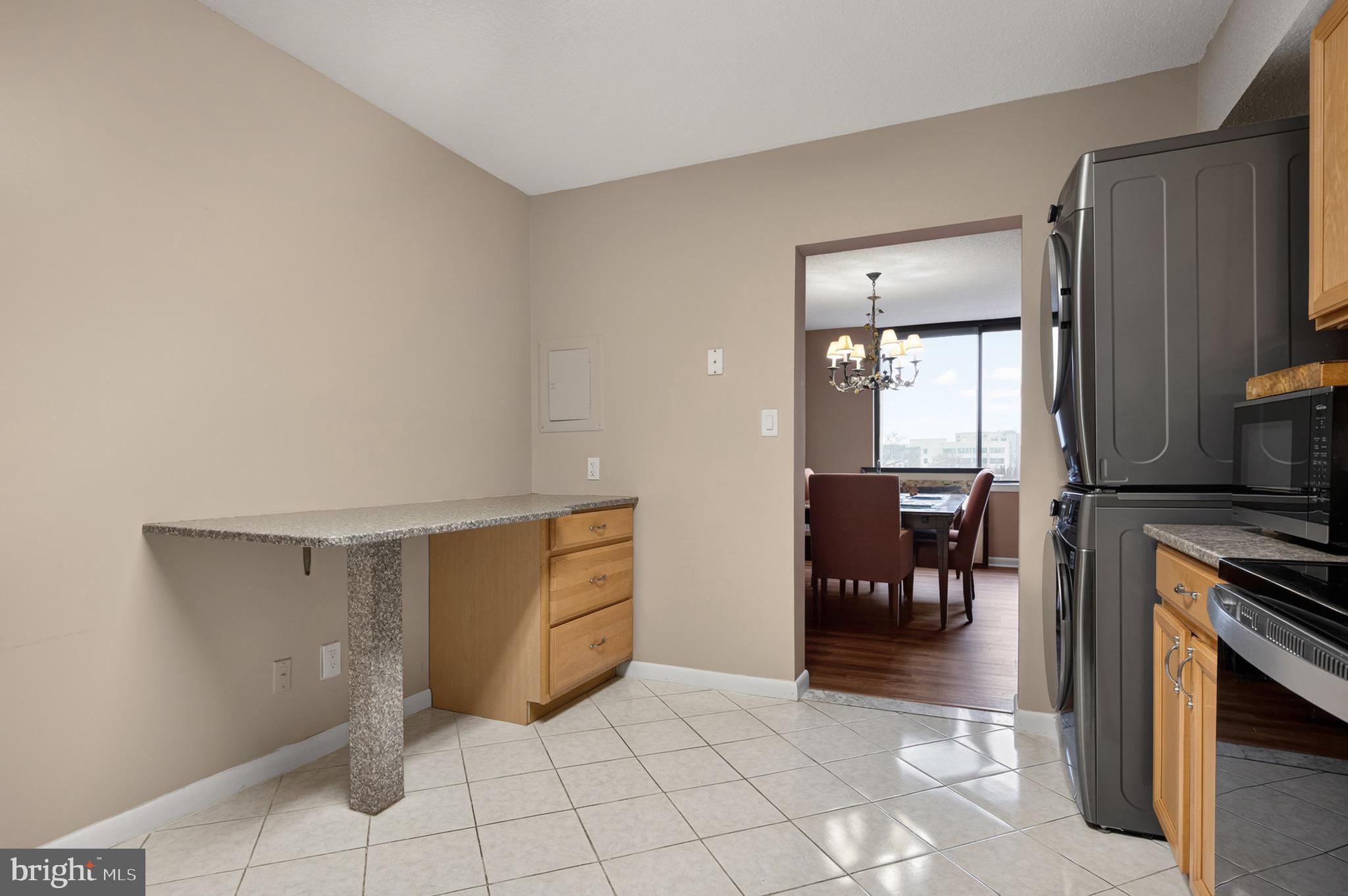 SKYLINE HOUSE - Residential