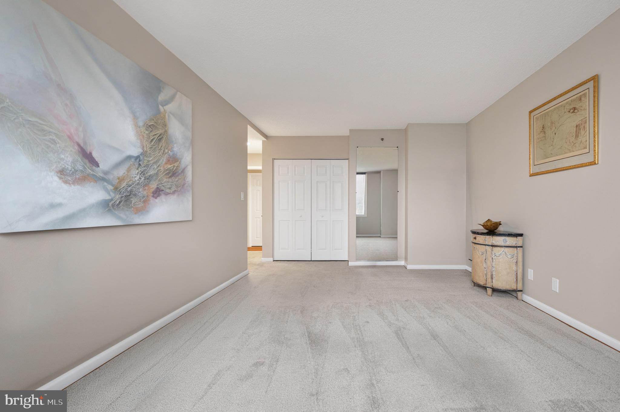 SKYLINE HOUSE - Residential