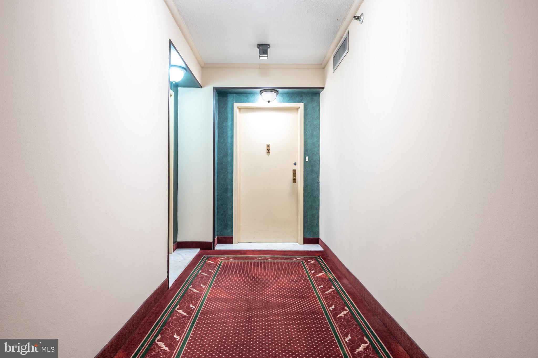 SKYLINE HOUSE - Residential