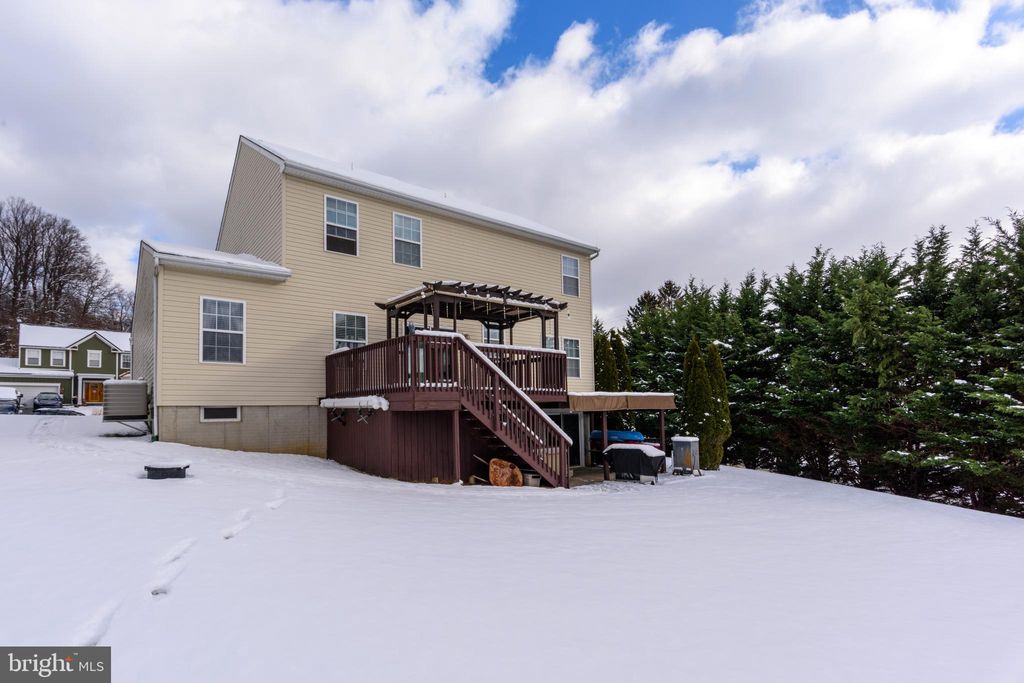 Photo of 501 Sandpiper Lane, NEW CUMBERLAND, PA 17070 (MLS # PAYK2095550)