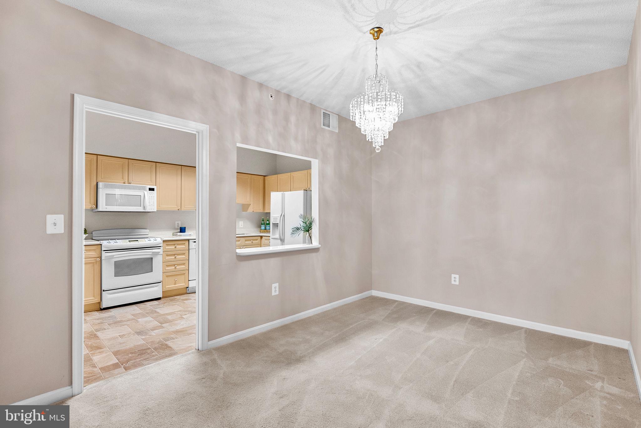 LANSDOWNE WOODS - Residential