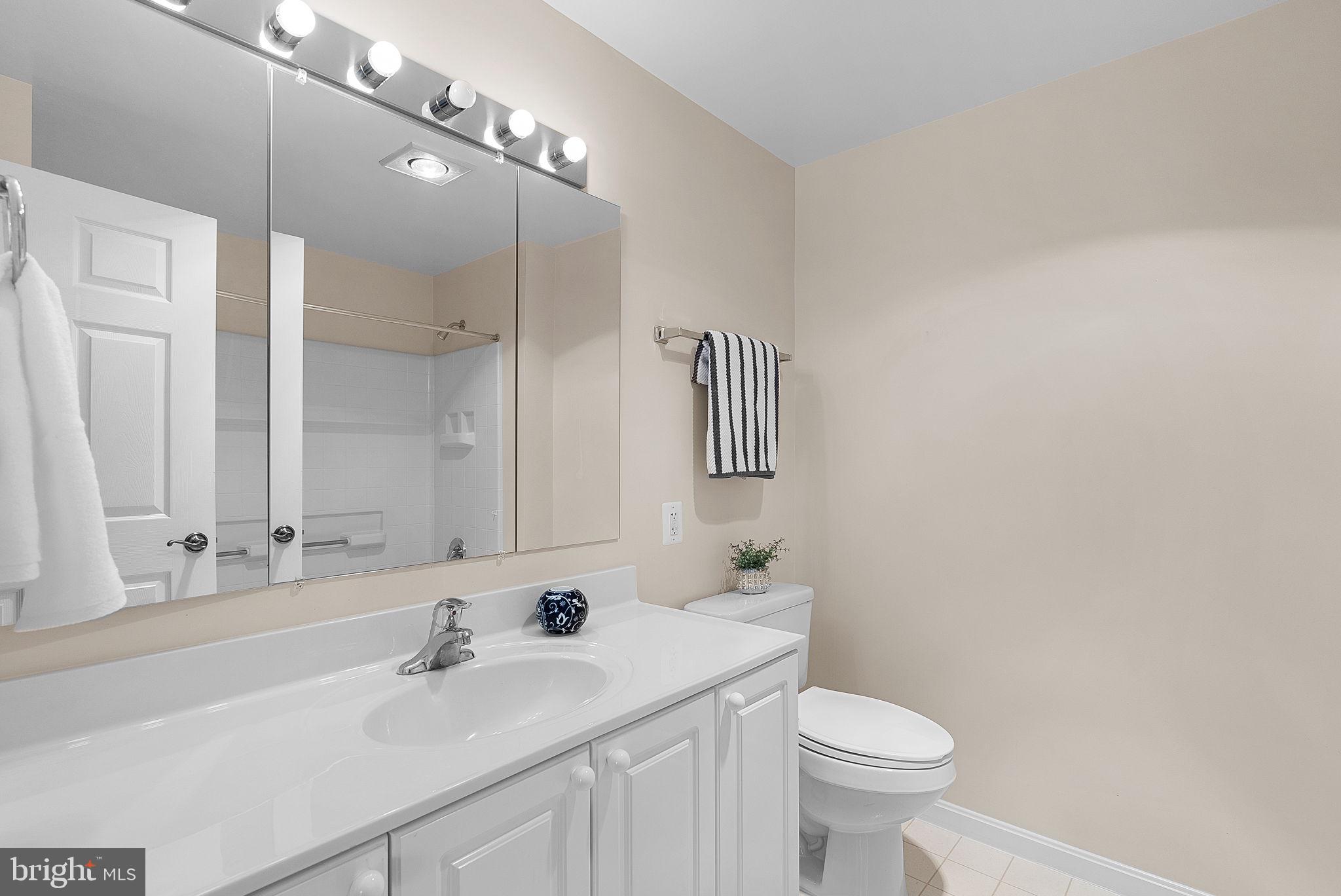 LANSDOWNE WOODS - Residential