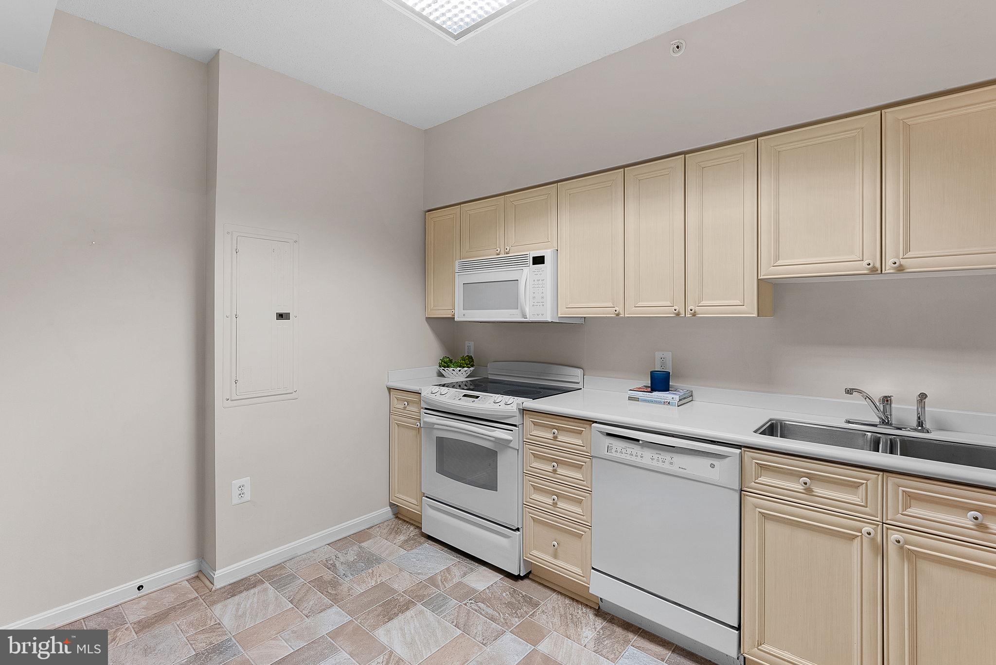 LANSDOWNE WOODS - Residential