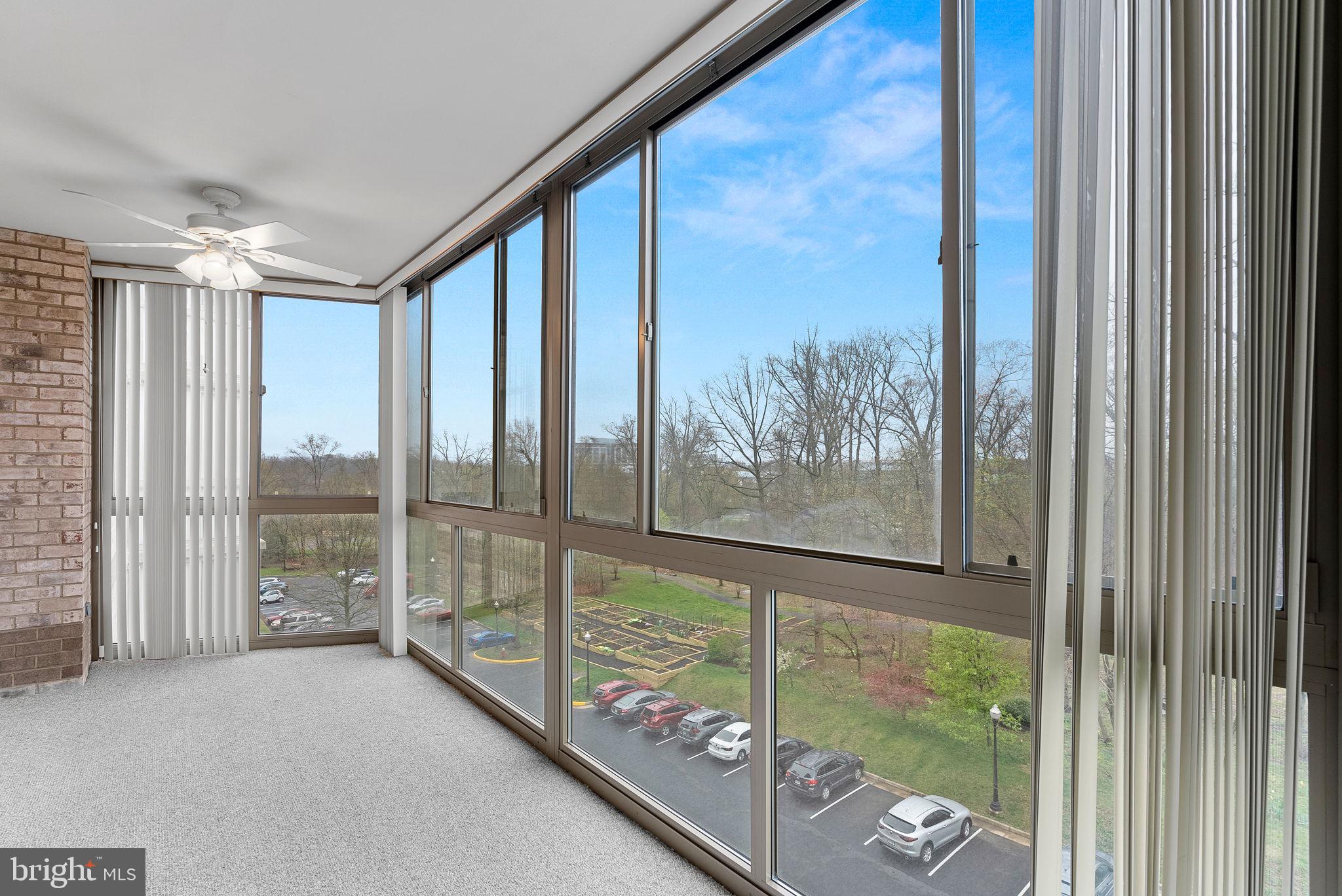 LANSDOWNE WOODS - Residential