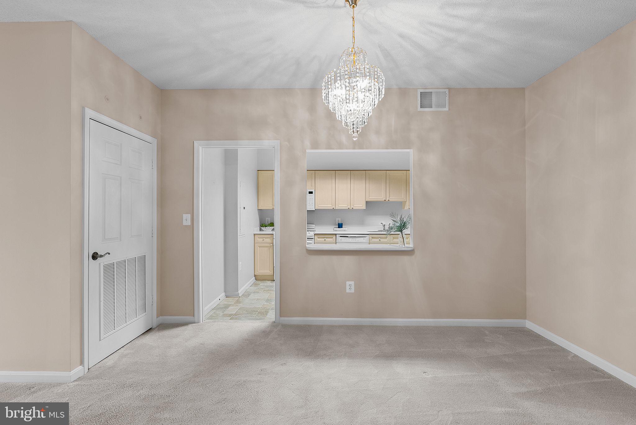 LANSDOWNE WOODS - Residential