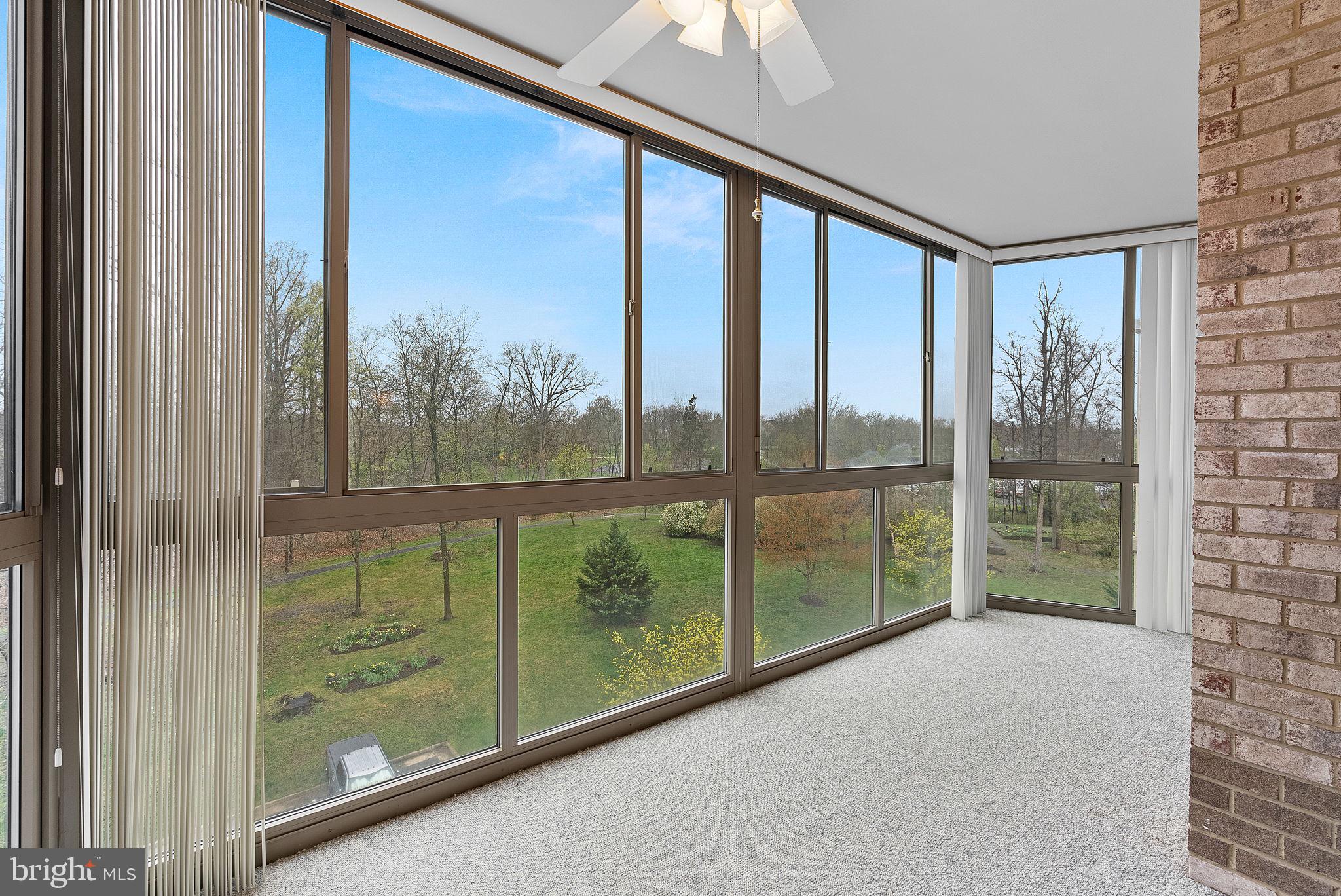 LANSDOWNE WOODS - Residential