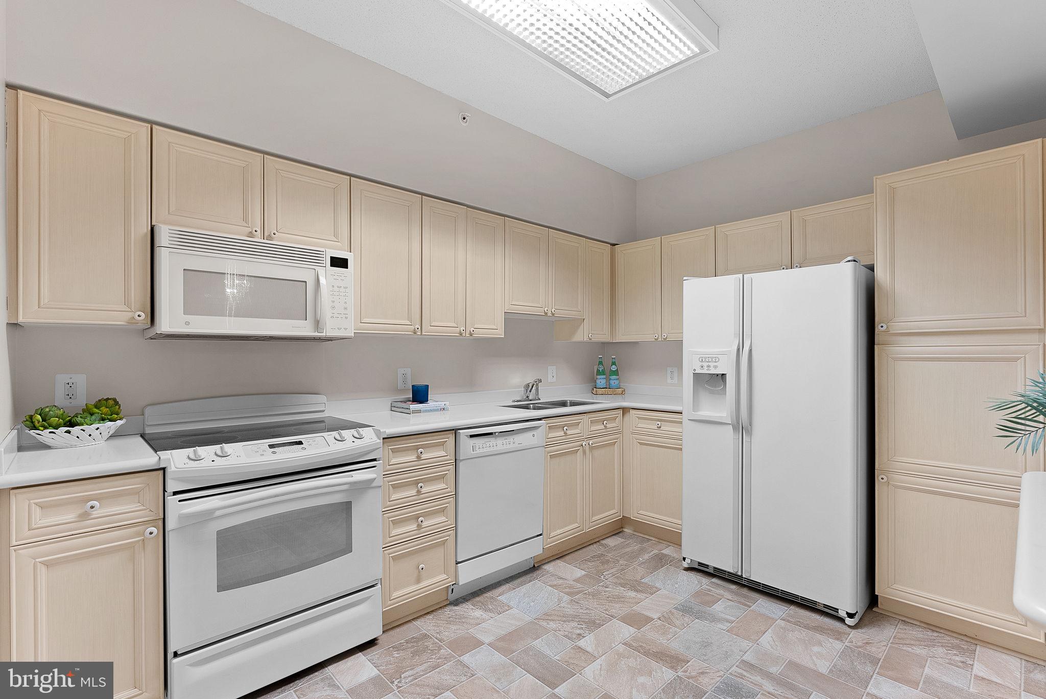 LANSDOWNE WOODS - Residential