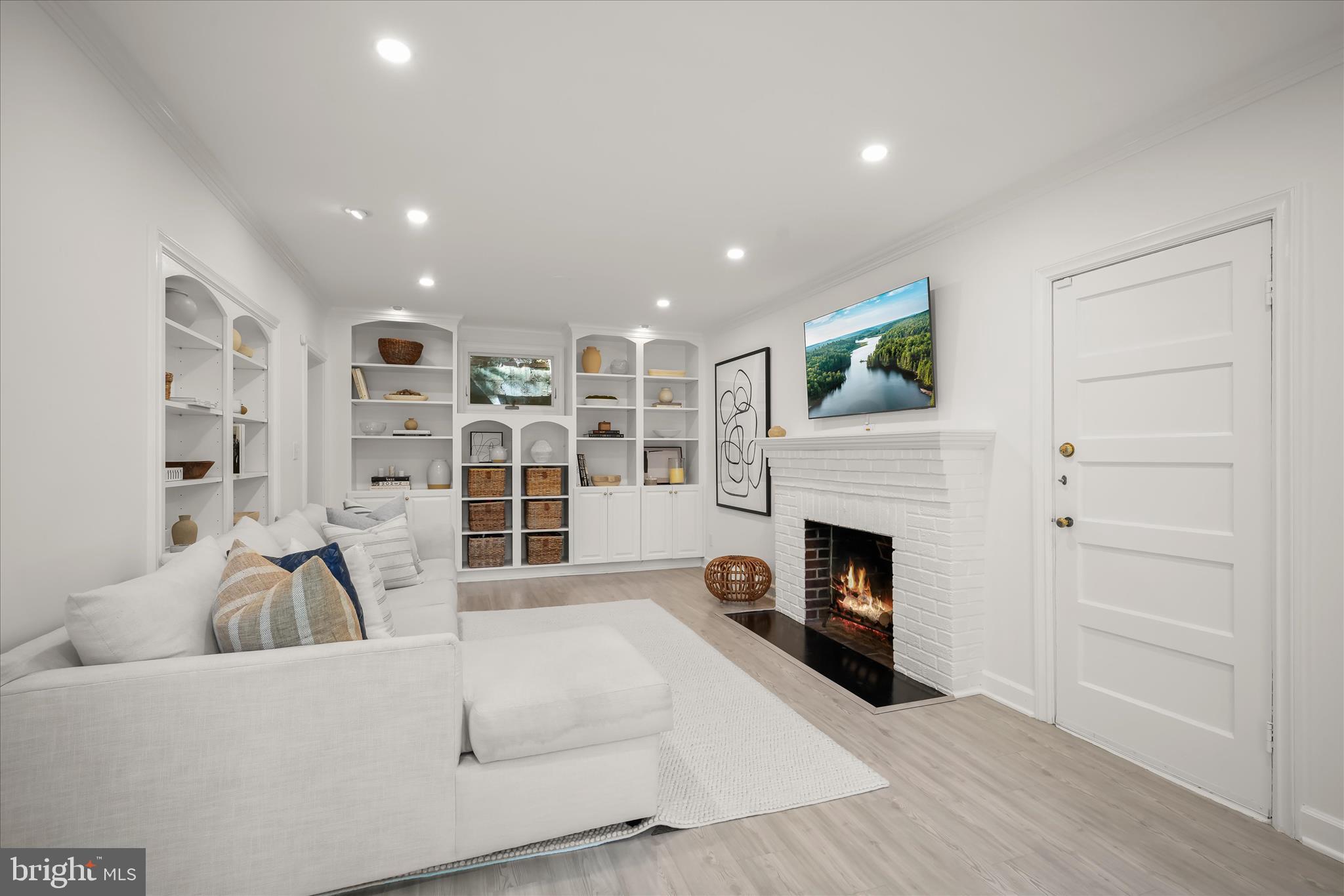 BELLEVUE FOREST - Residential