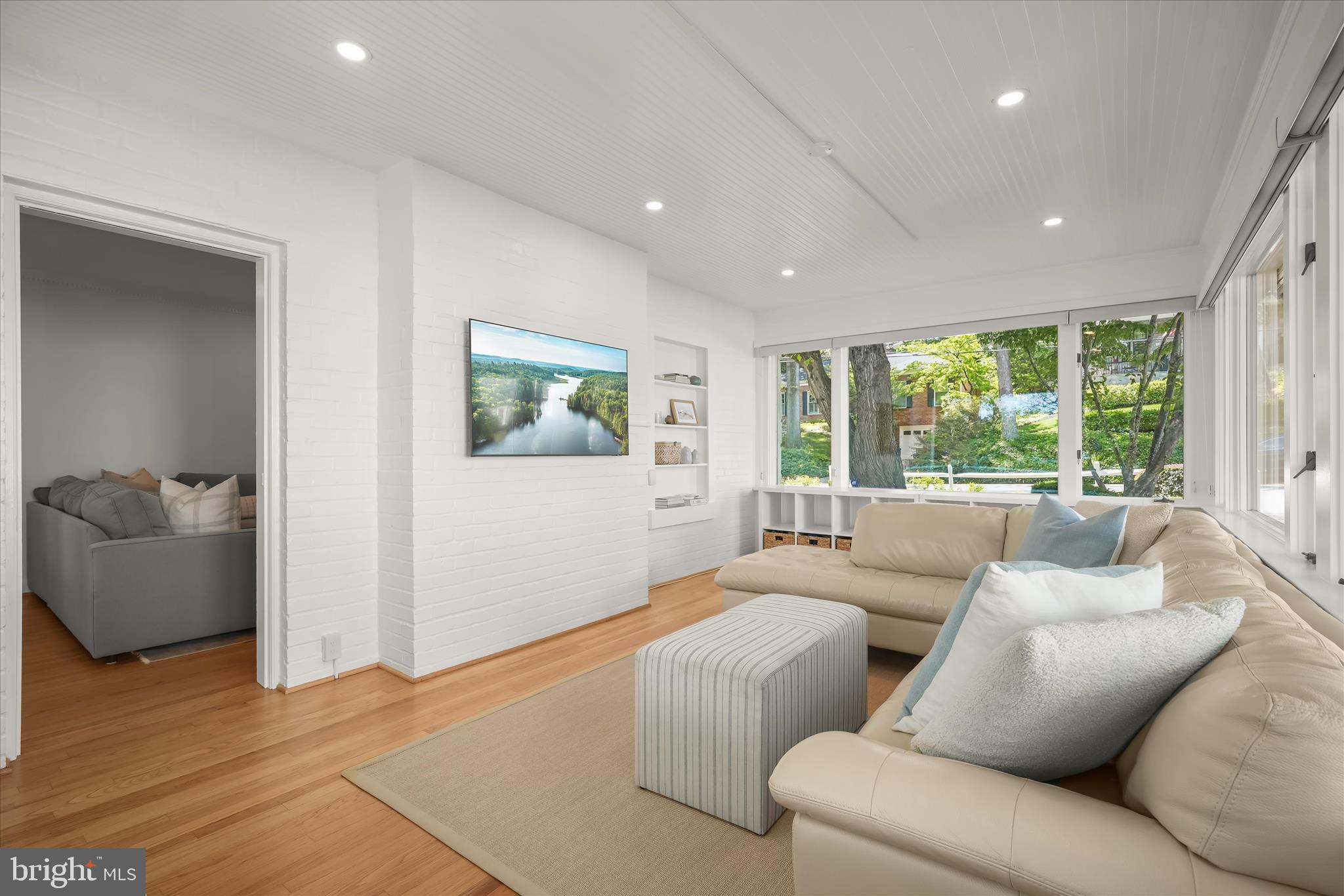 BELLEVUE FOREST - Residential
