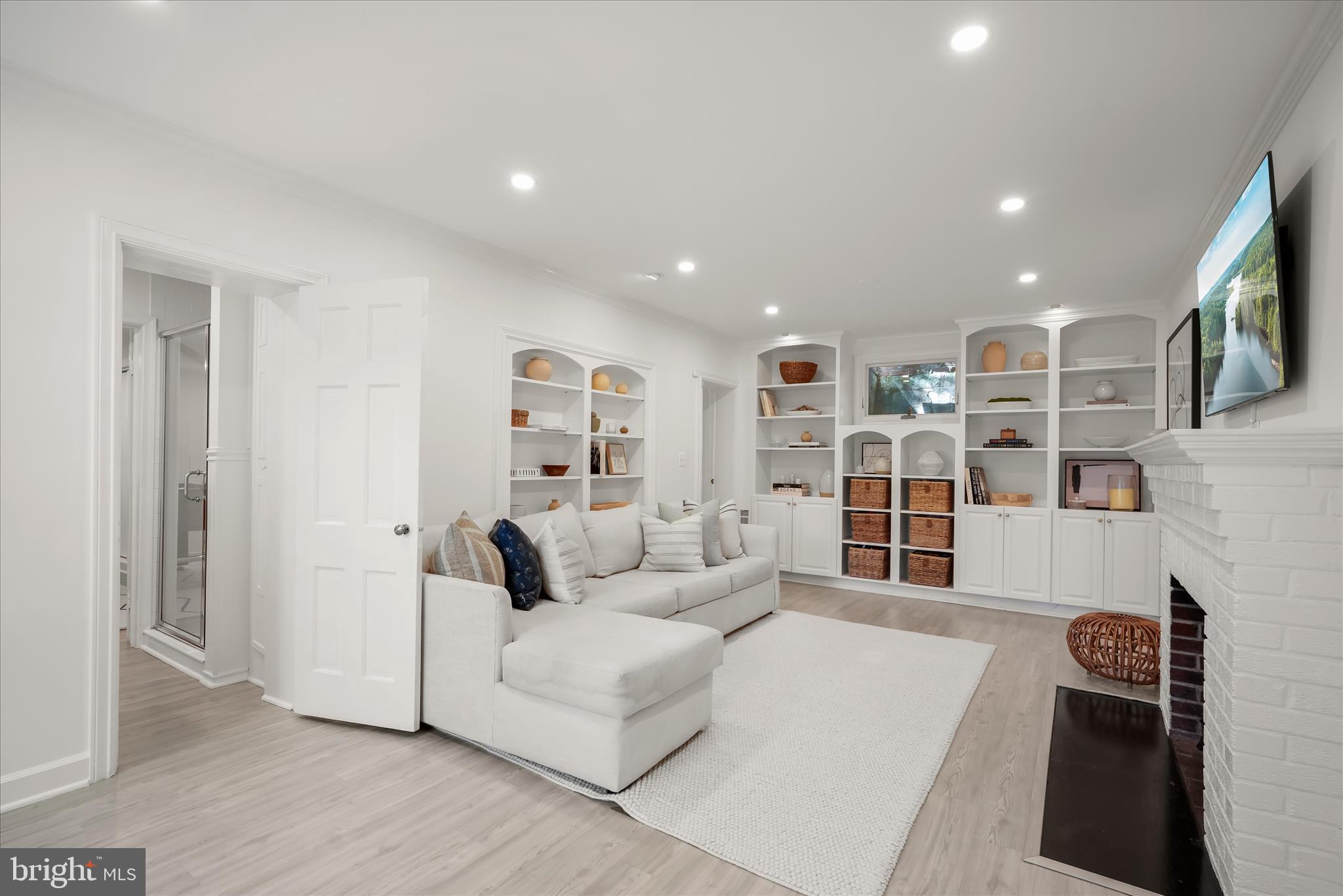 BELLEVUE FOREST - Residential
