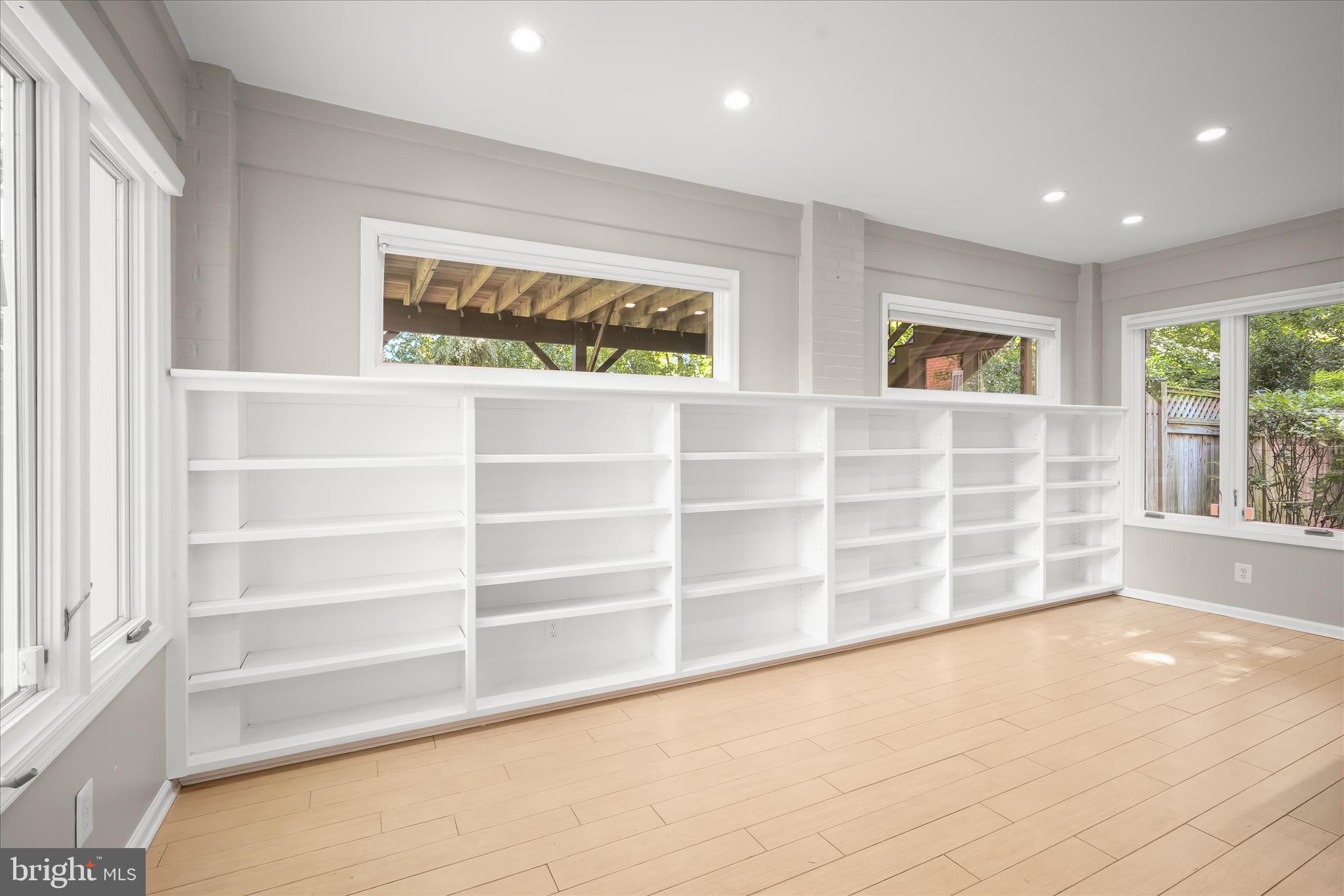 BELLEVUE FOREST - Residential