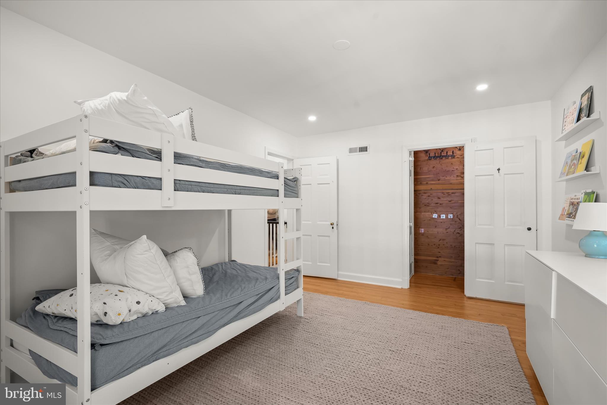 BELLEVUE FOREST - Residential