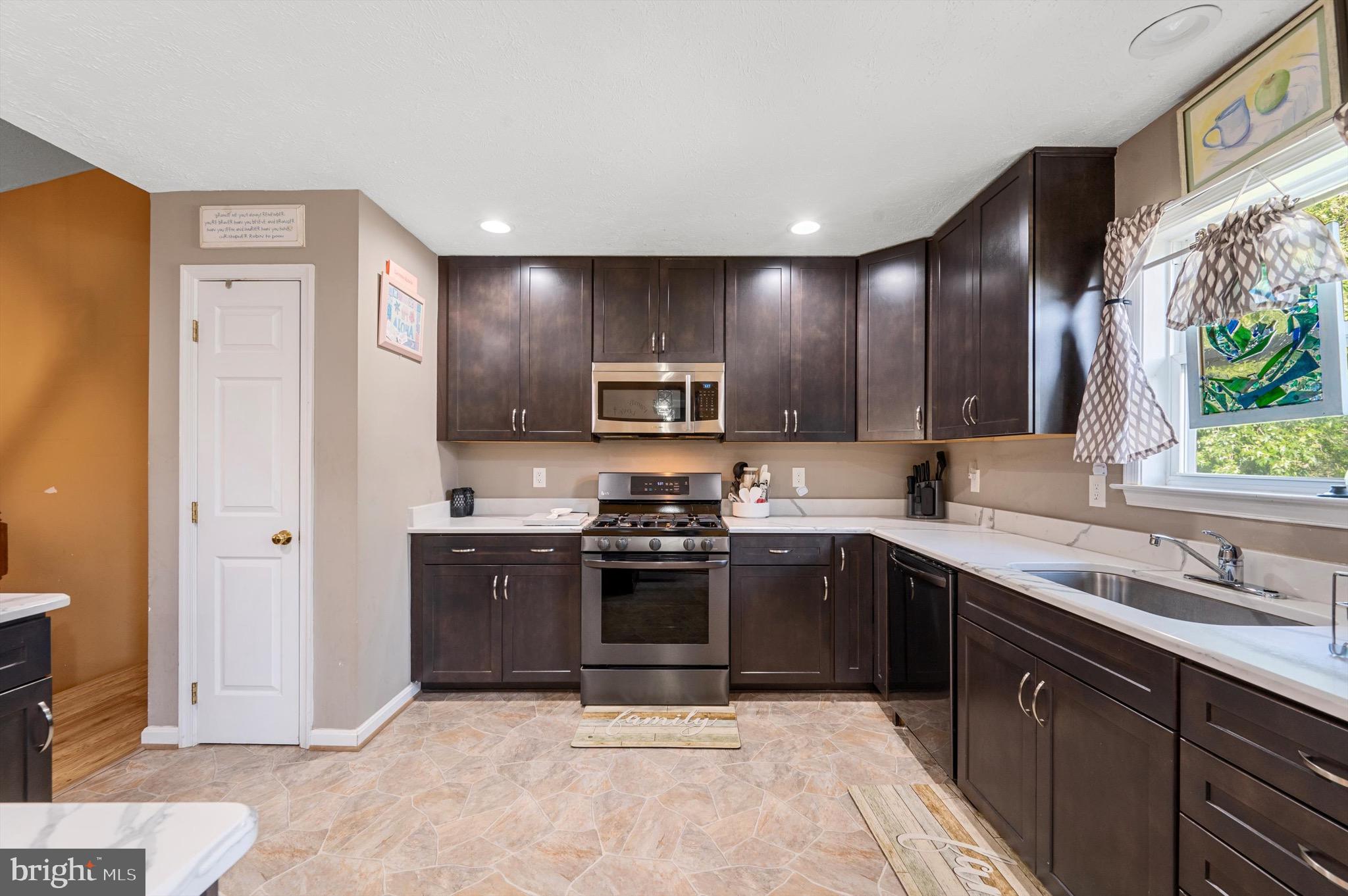 JEFFERSON VILLAGE - Residential