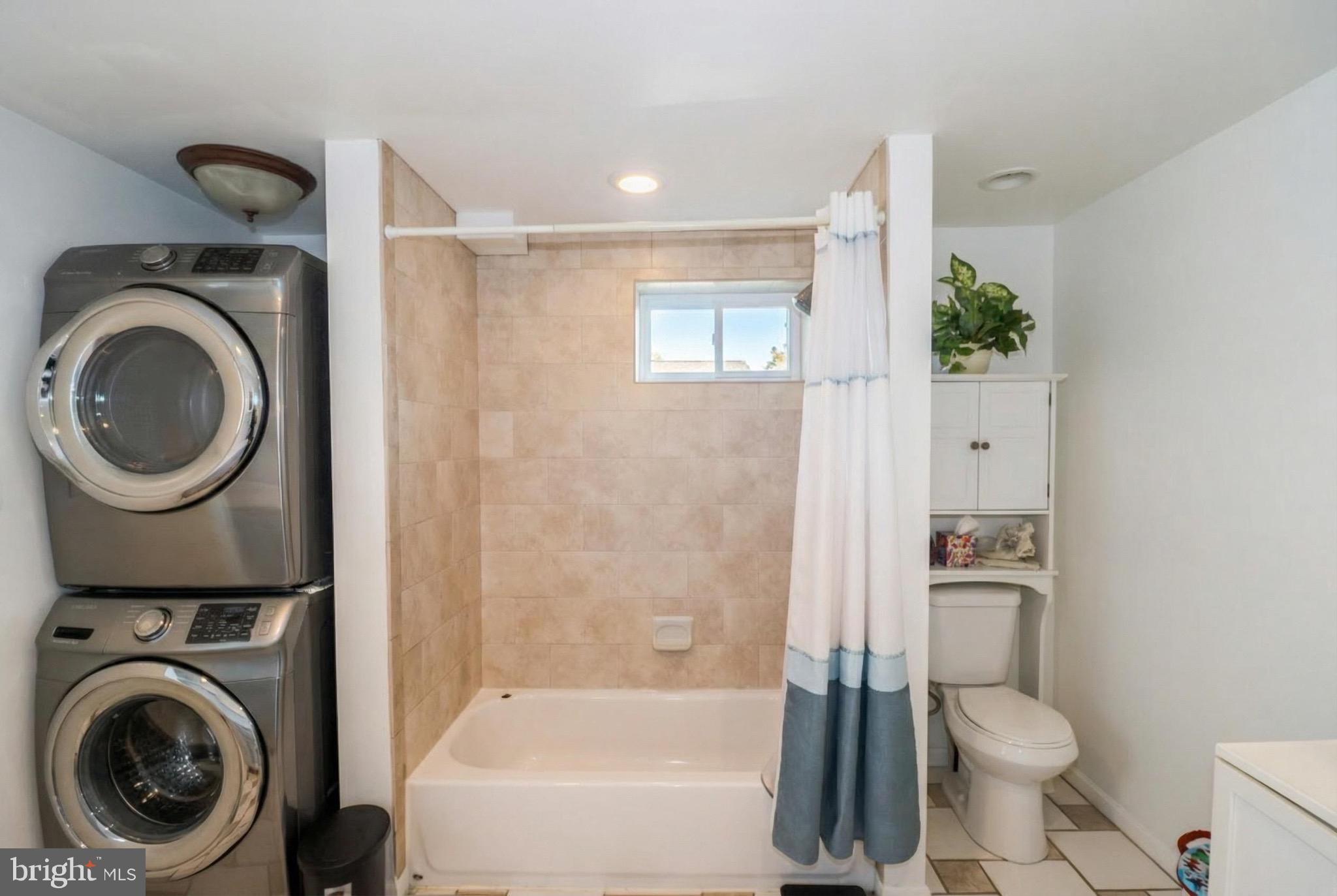 WASHINGTON SQUARE - Residential