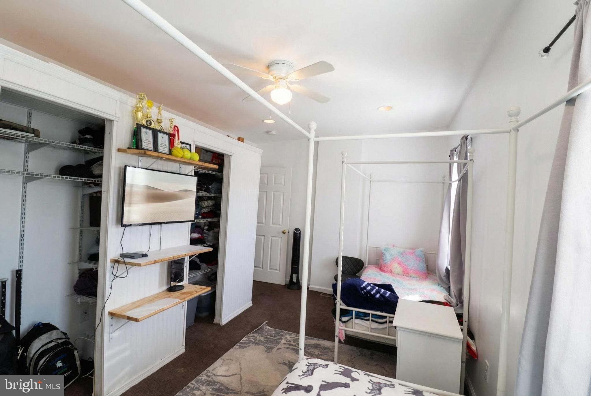 WASHINGTON SQUARE - Residential