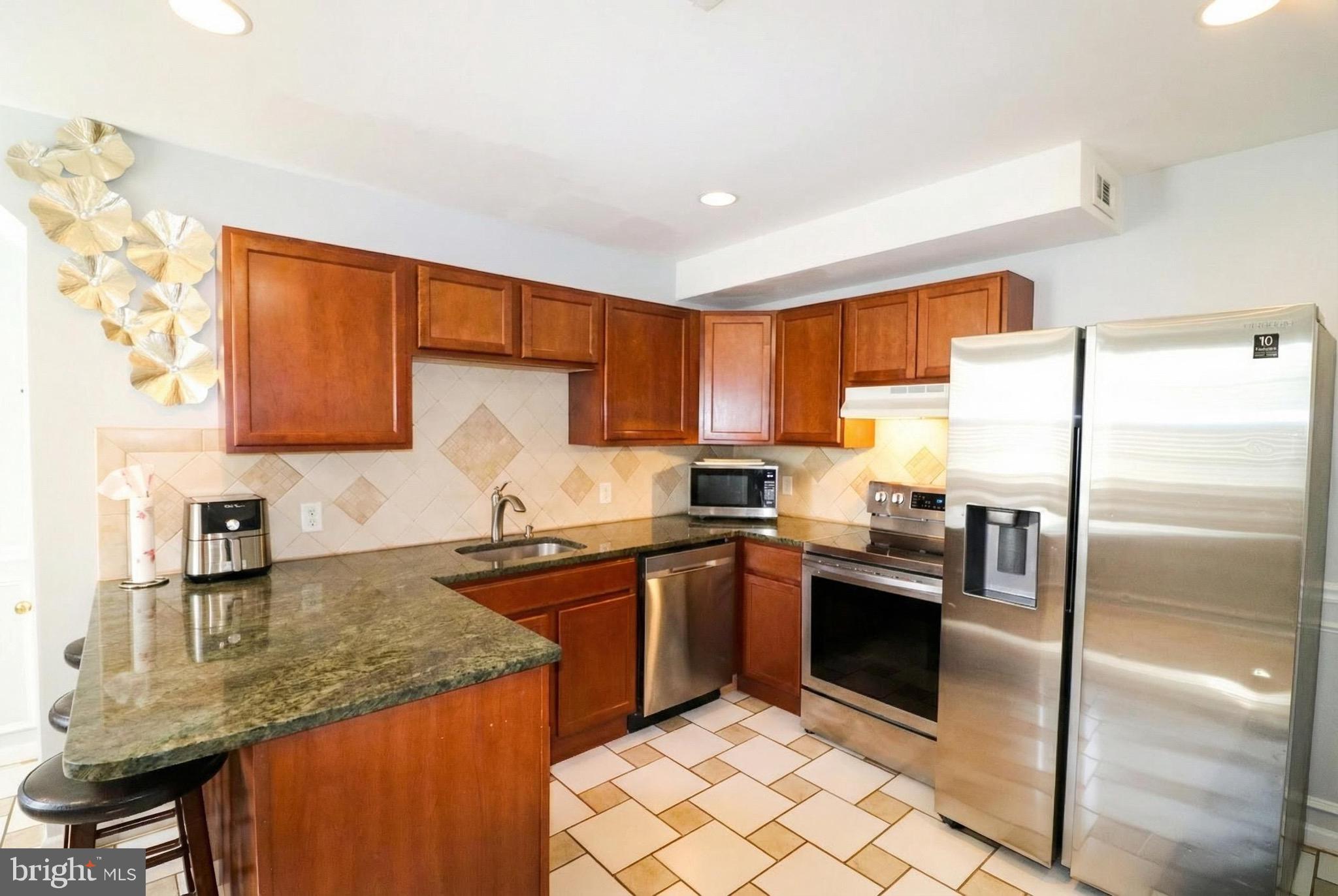 WASHINGTON SQUARE - Residential