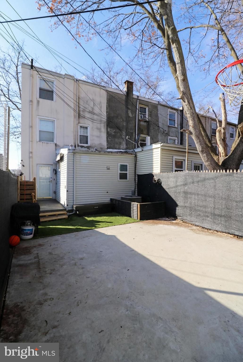 WASHINGTON SQUARE - Residential