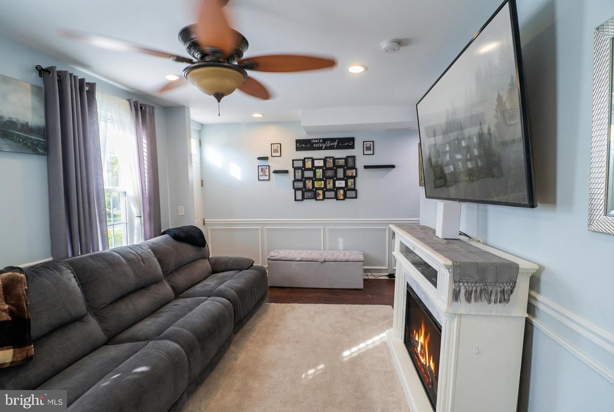 WASHINGTON SQUARE - Residential