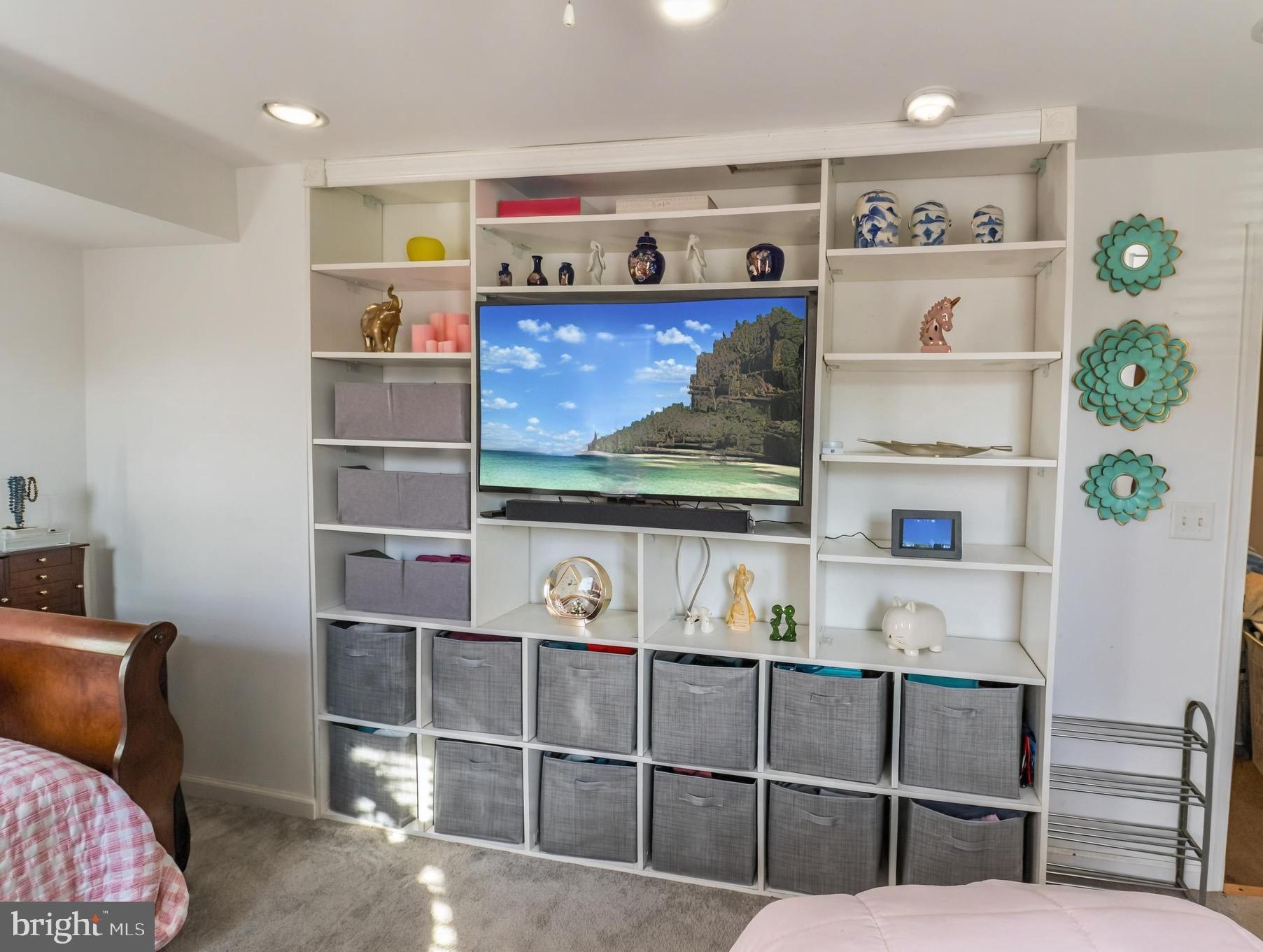 WASHINGTON SQUARE - Residential