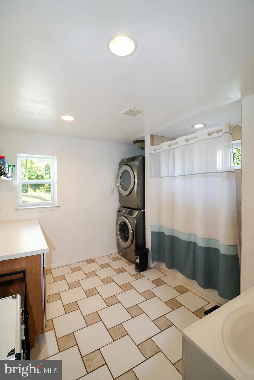 WASHINGTON SQUARE - Residential