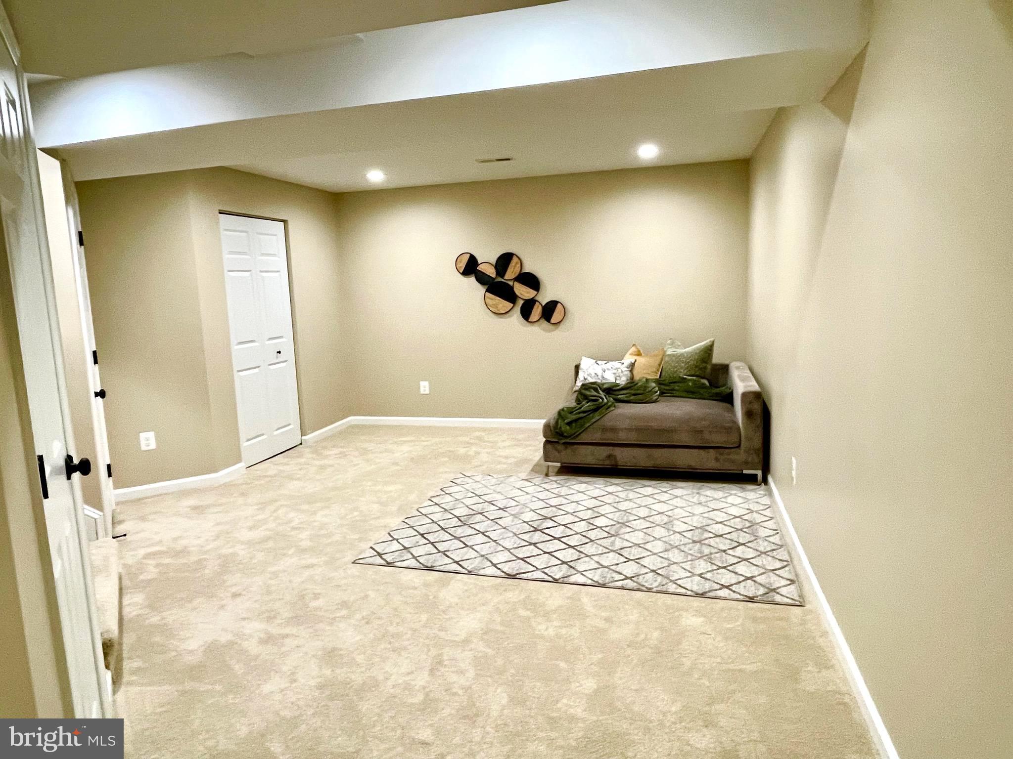 COCKEYSVILLE/HUNT VALLEY - Residential