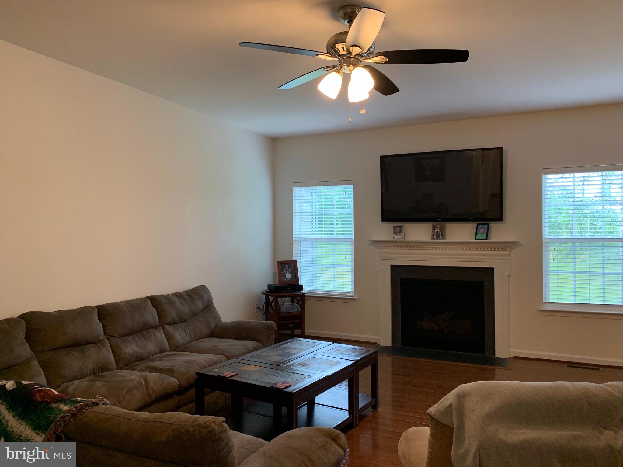 SEVEN HILLS - Residential Lease