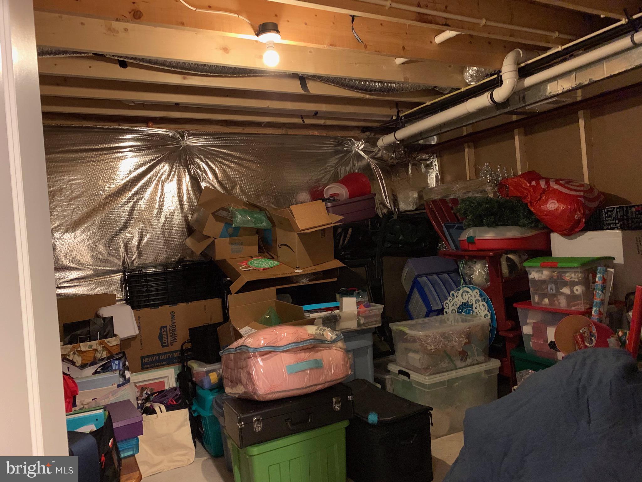 SEVEN HILLS - Residential Lease