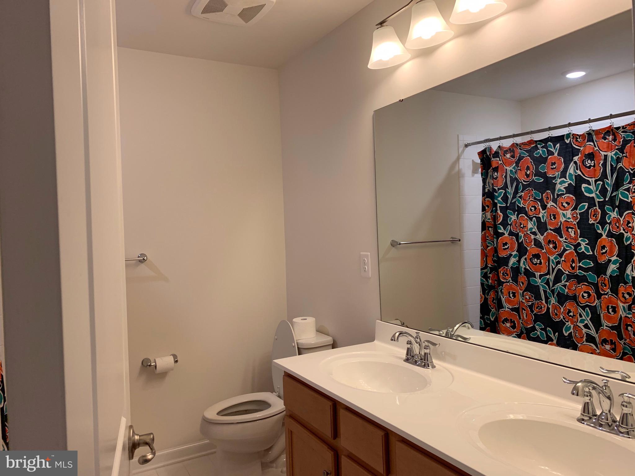 SEVEN HILLS - Residential Lease