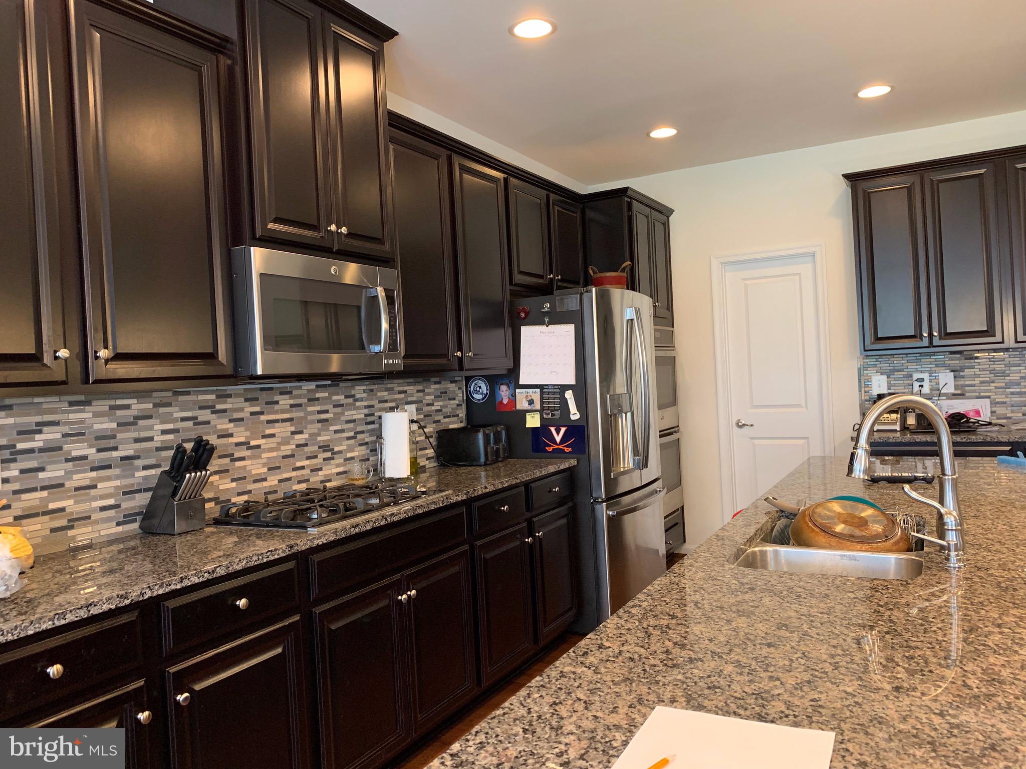 SEVEN HILLS - Residential Lease