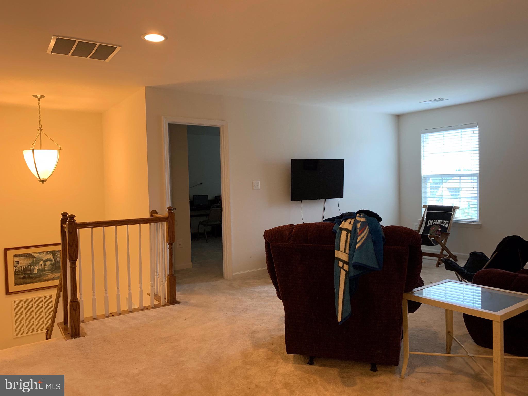 SEVEN HILLS - Residential Lease