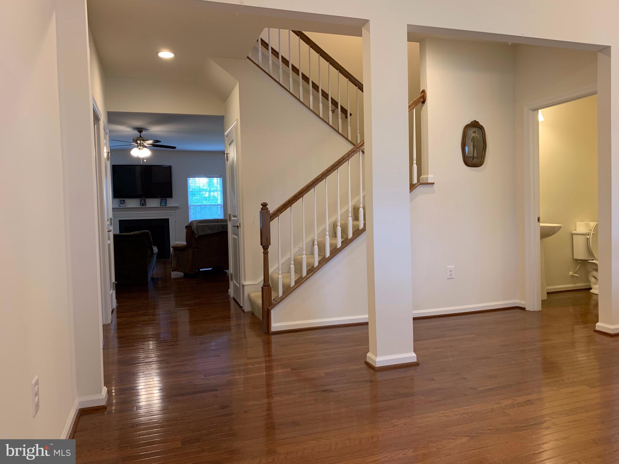 SEVEN HILLS - Residential Lease