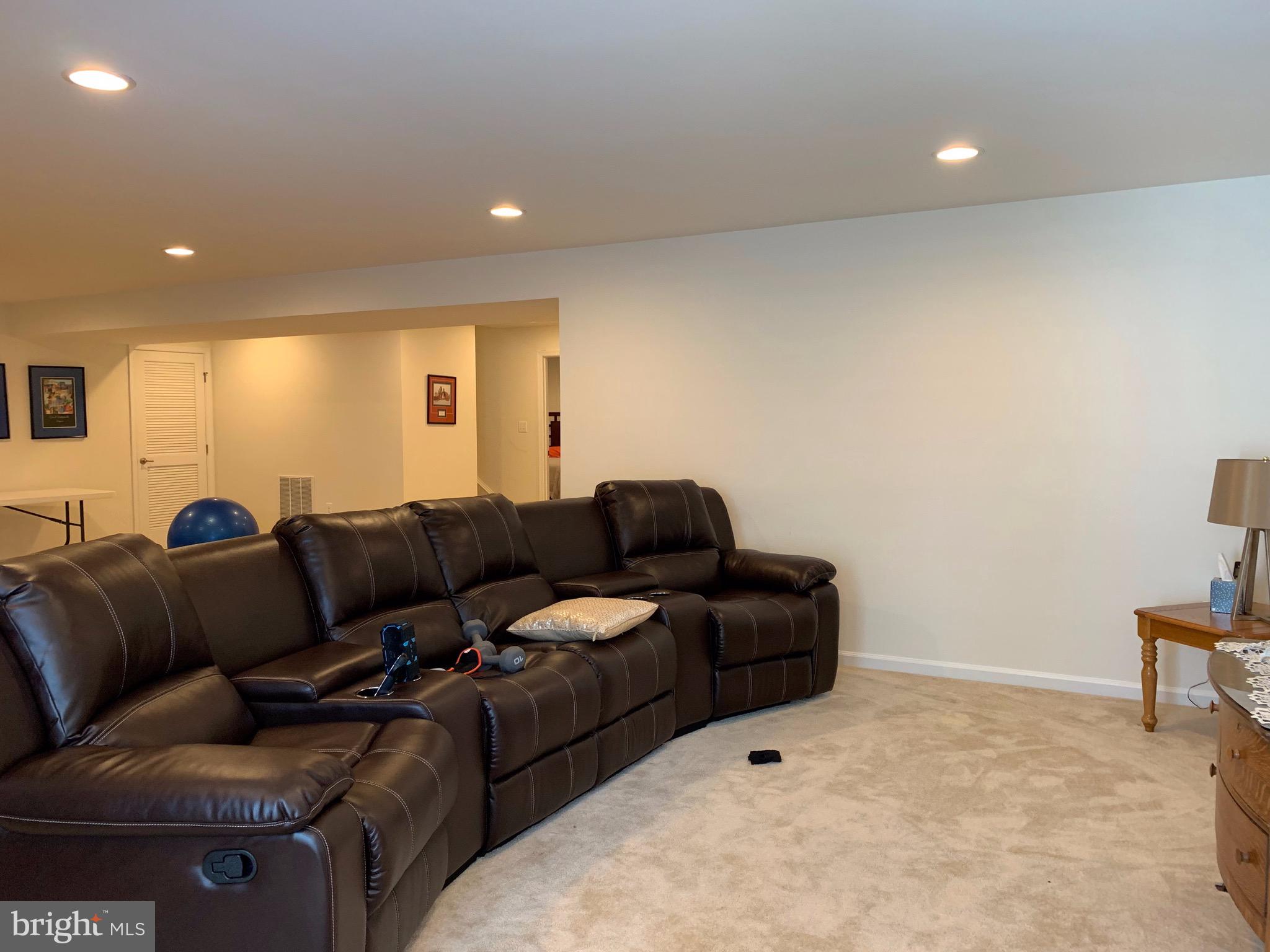 SEVEN HILLS - Residential Lease