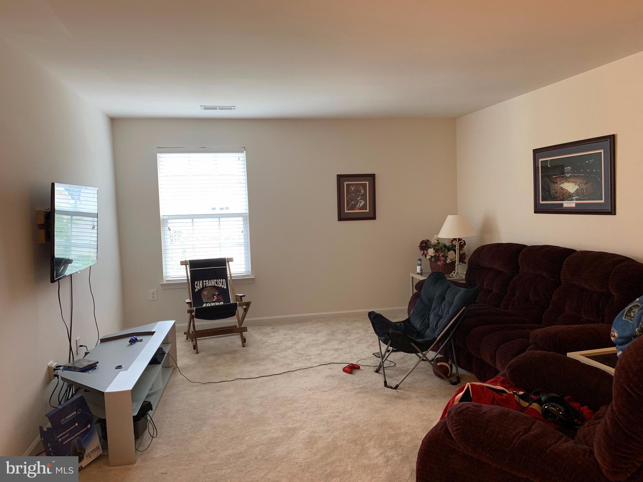 SEVEN HILLS - Residential Lease